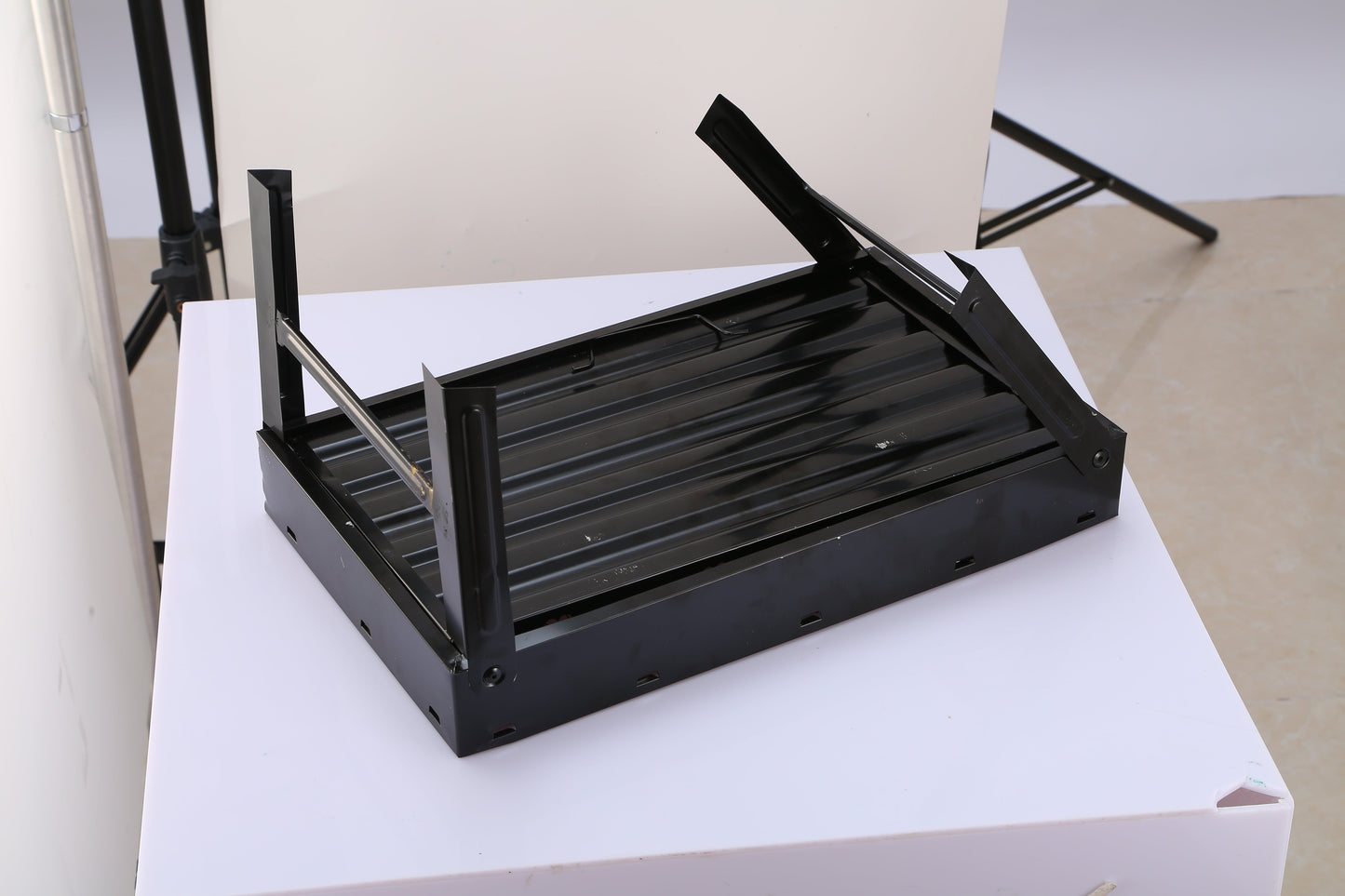 Foldable Charcoal BBQ Grill with Ash Catcher – 17" Cooking Surface for 4-6