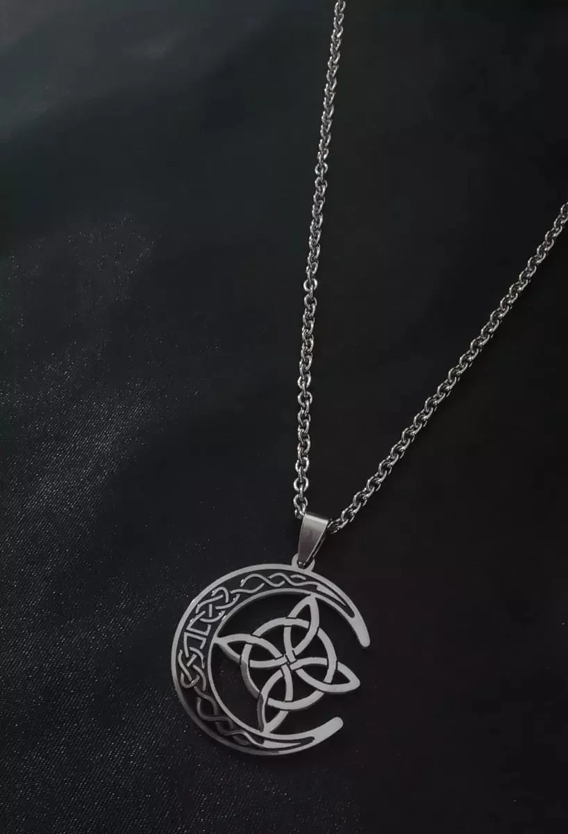üßöCeltic Knot Crescent Steel Pendant Necklace‚ú®