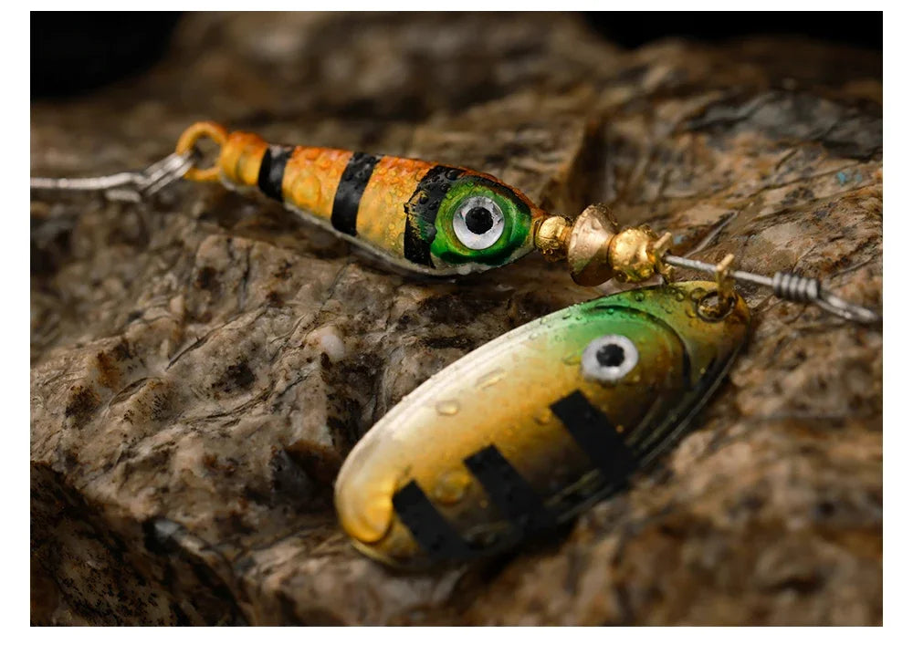 9g Rotating Spoon Fishing Lure – Metal Spinner with Triple Hook for Bass & Carp