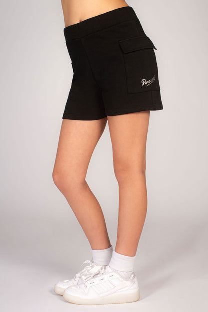 Girls' black cargo shorts in loose fit with generous pockets and delicate Pineapple logo