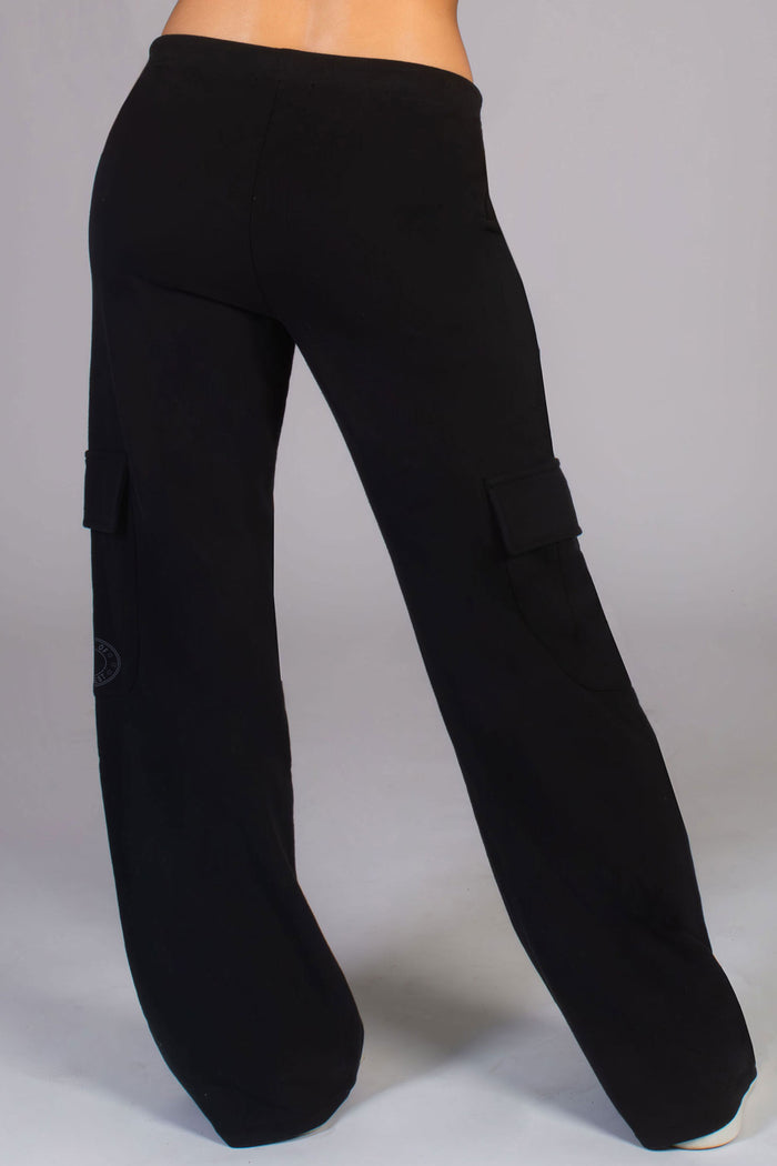 Women's straight wide leg trousers in stretchy fabric by Pineapple
