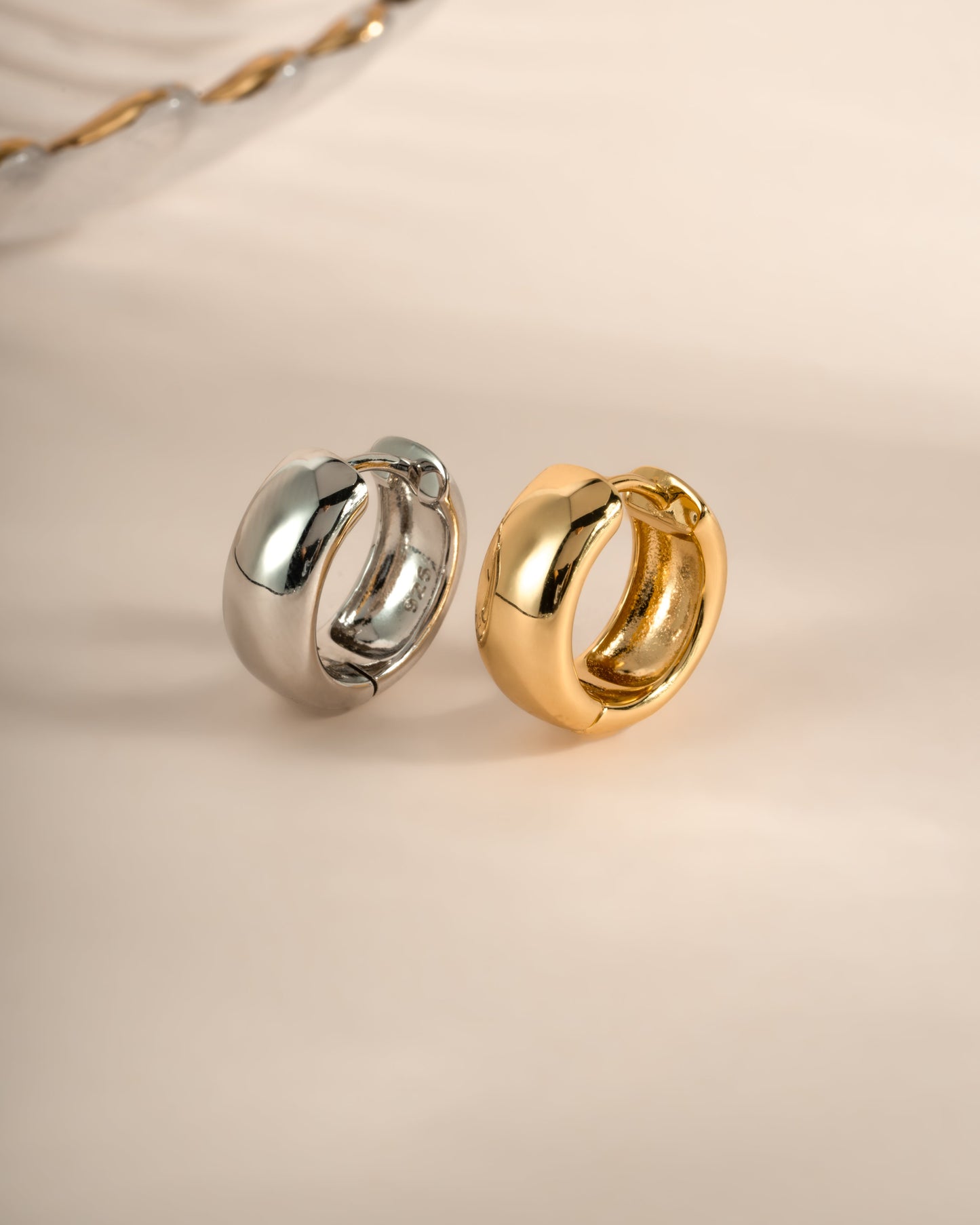 Chunky Olivia Hoops