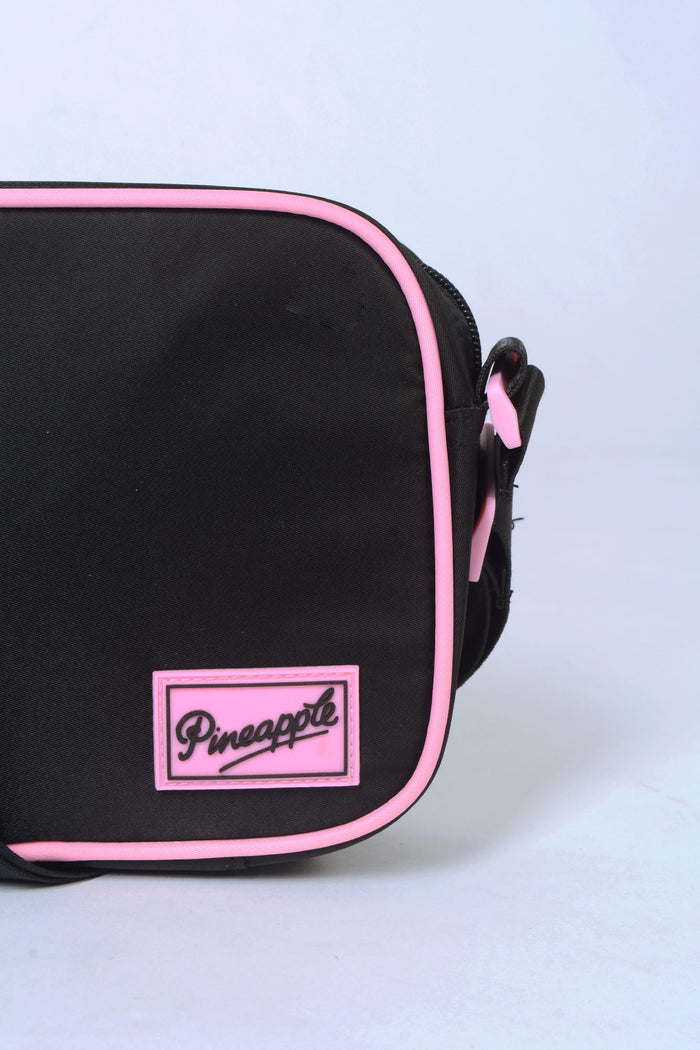 Logo detail on black Crossbody Bag for kids