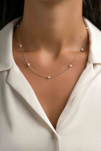 Dainty Beaded Pearl Necklace