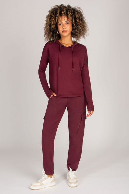 Women's burgundy viscose hoodie with fitted sleeves