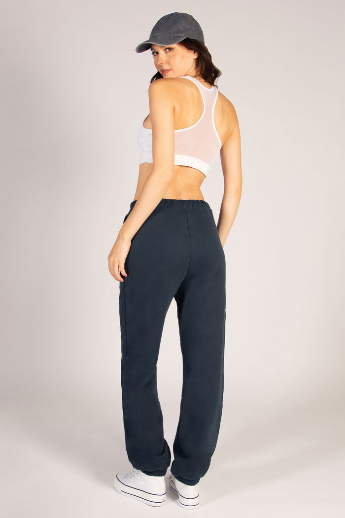 Women's baggy boyfriend joggers in grey, the perfect loungwear bottoms!