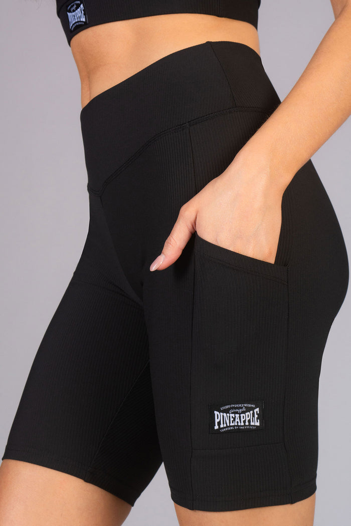 black seamless cycling shorts with phone pockets on the side
