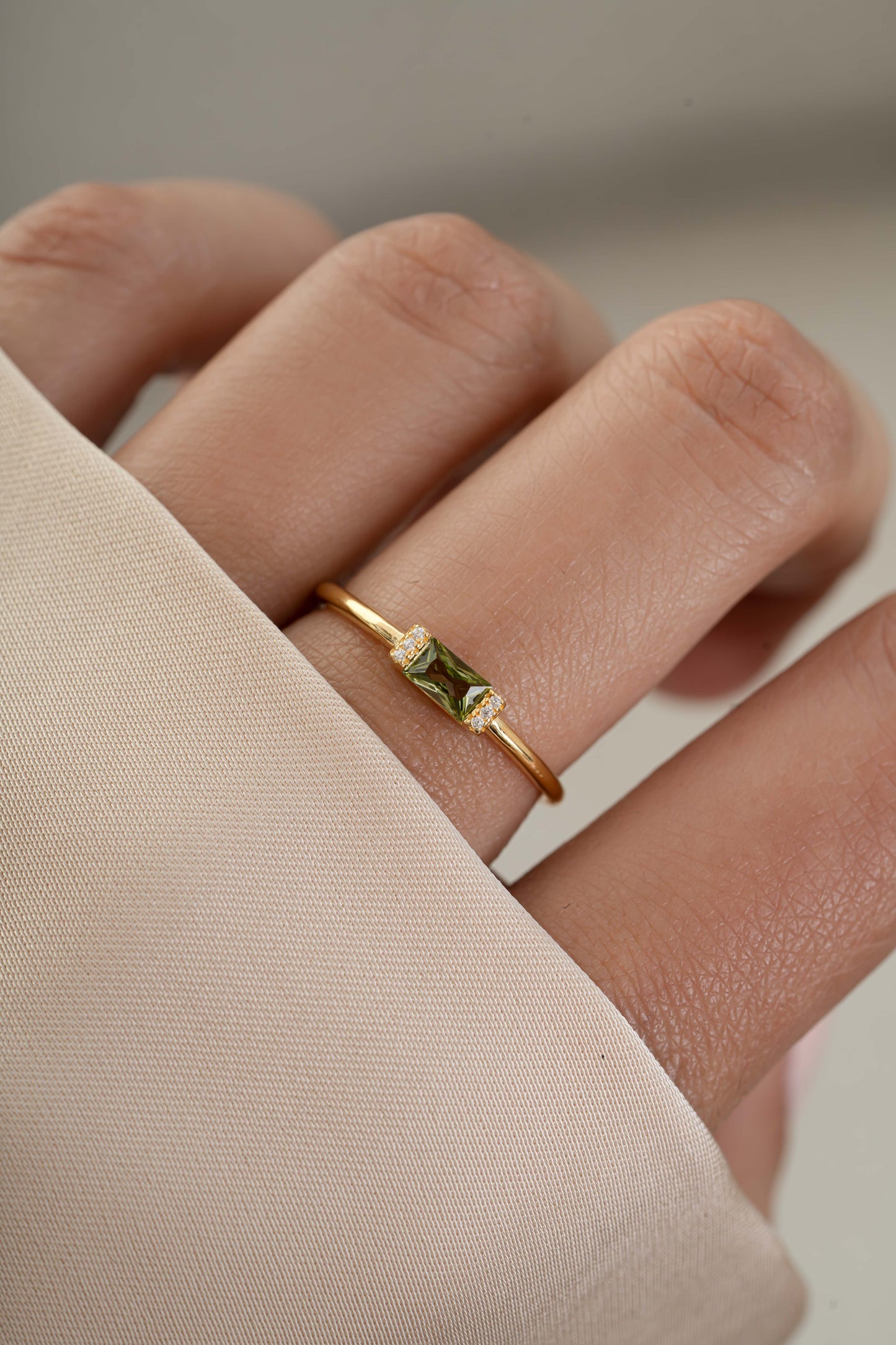 Peridot Simple Baguette Ring