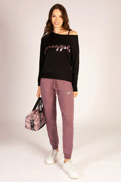 raisonette joggers with zip pockets adjustable waistband in a relaxed fit.