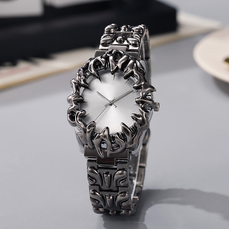 ‚åö Creative Claw-Shaped Quartz Watch ‚Äì Red Dial, Sculptural Bracelet, Statement Style üî•