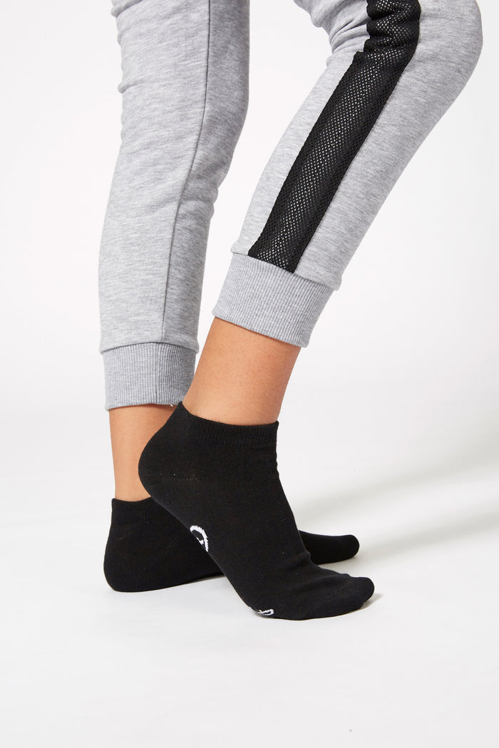 Woman wearing Black Ankle Socks