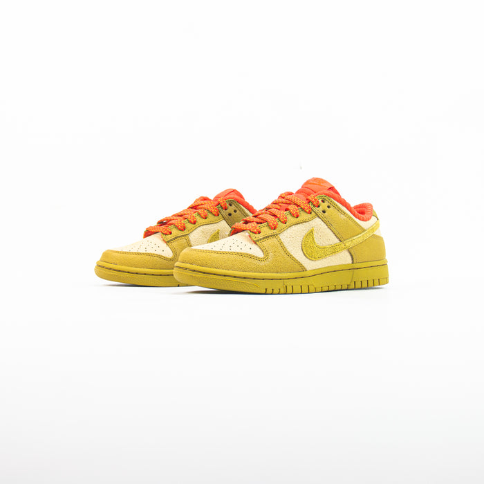 WMNS Dunk Low (Sesame/Bronzine/Picante Red)