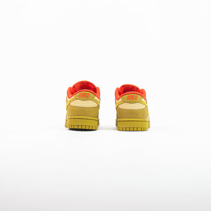 WMNS Dunk Low (Sesame/Bronzine/Picante Red)