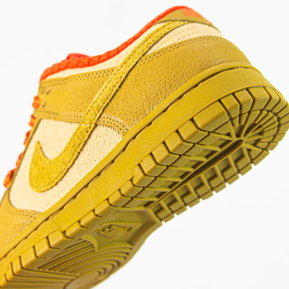 WMNS Dunk Low (Sesame/Bronzine/Picante Red)