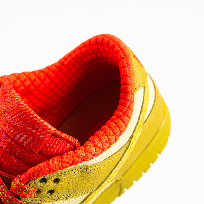 WMNS Dunk Low (Sesame/Bronzine/Picante Red)